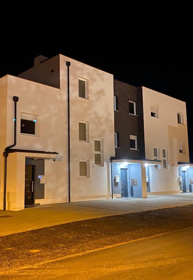Penthouse West S Apartment Varazdin Ngoại thất bức ảnh