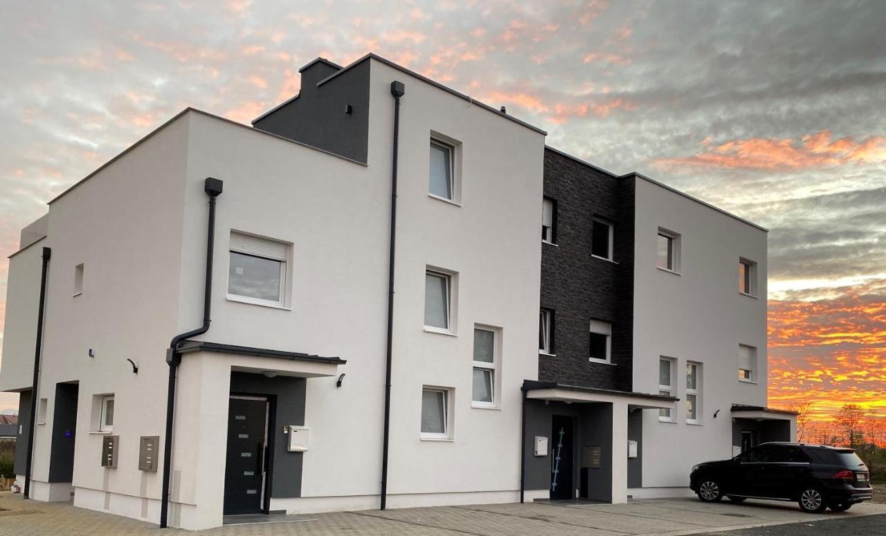 Penthouse West S Apartment Varazdin Ngoại thất bức ảnh